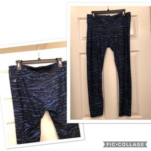 SOLD Just fab leggings